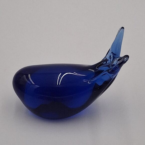 WHALE COBALT BLUE ART GLASS HAND BLOWN PAPERWEIGHT  FIGURE 3 1/4" - Picture 7 of 9